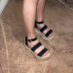 Soda Black sandals